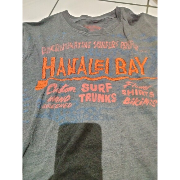 Hawalei Bay Embroidered Gray T-shirt Size Large Surf Trunks Bikinis - Picture 2 of 2